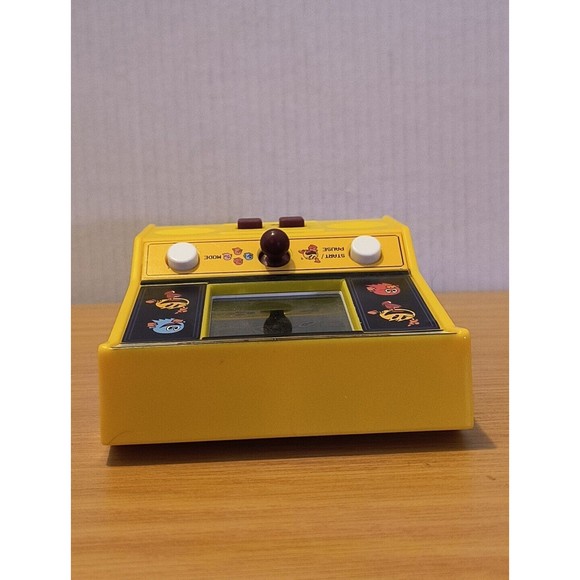 Vintage Pac-Man Bandai Namco Small Handheld Arcade Game Yellow WORKS - Picture 5 of 6